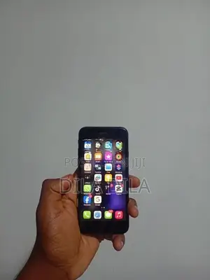 Apple iPhone SE 2 (Used)