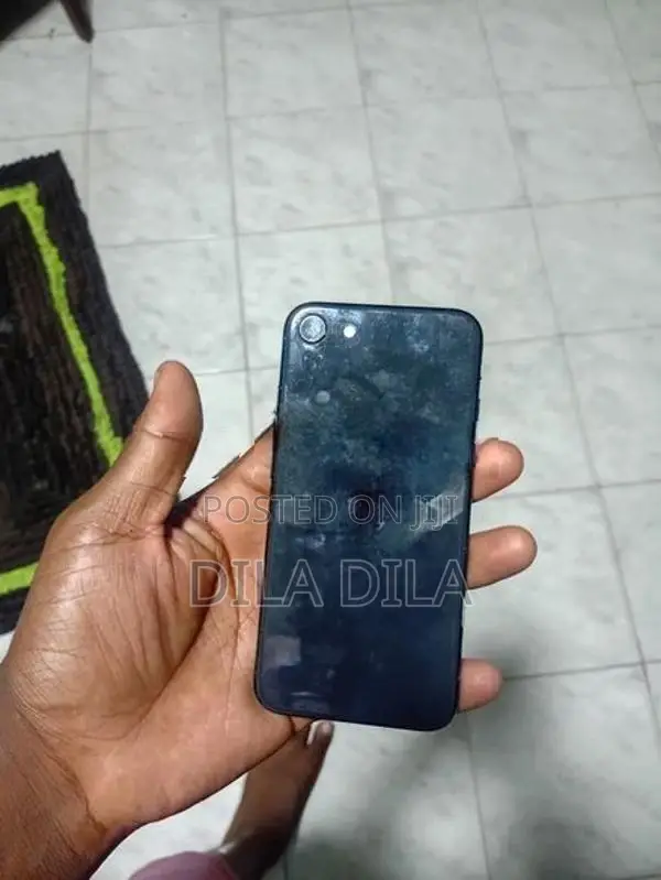 Apple iPhone SE 2 (Used)