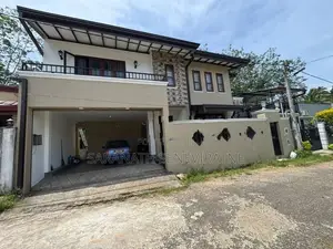 Luxury House For Sale in Madulawa Homagama With Furniture
