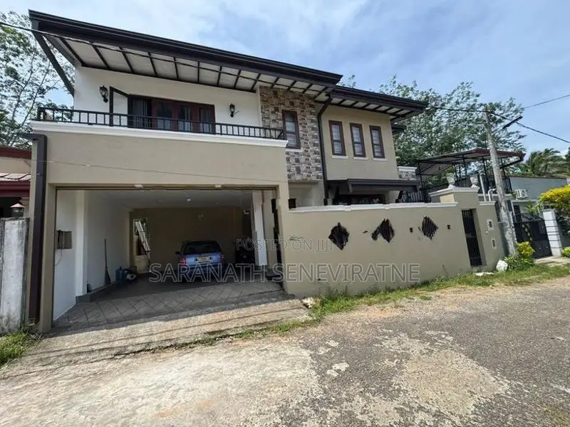 Luxury House For Sale in Madulawa Homagama With Furniture