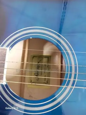 Maverick Box Guiter
