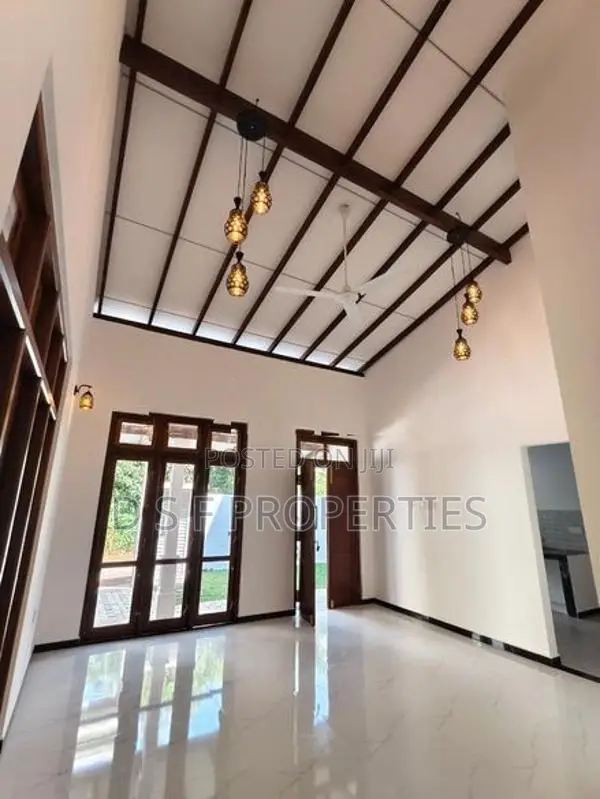 A BRAND NEW SINGALE STORY HOUSE In KIRIWATTUDUWA
