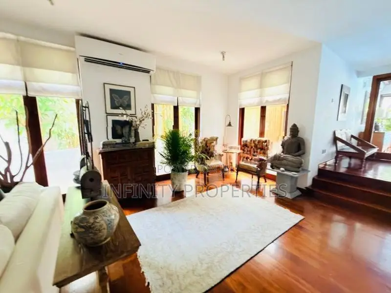 (AF865) Swimpool 03 Storey Luxury House with 17.5P Sale in Nawala