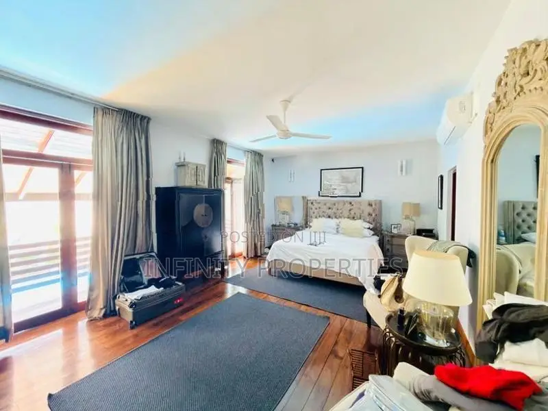 (AF865) Swimpool 03 Storey Luxury House with 17.5P Sale in Nawala