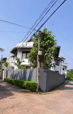 Luxury 2-Storey House with Rooftop for Sale – Pannipitiya Solar