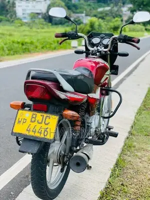 Bajaj CT100 ES 2022