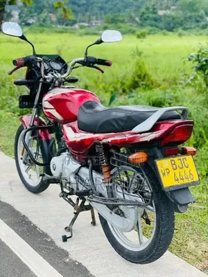 Bajaj CT100 ES 2022