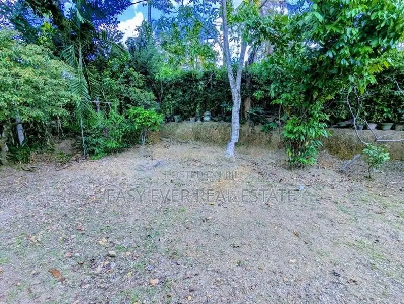 පර්චස් 20 ඉඩමක් අතුරුගිරිය
