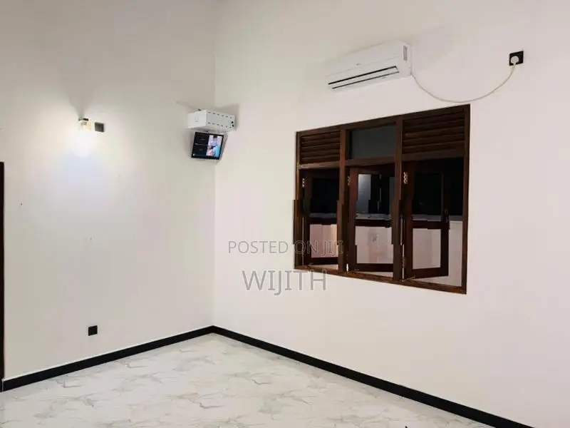 Suparbrand New Single House for Sale in Kottawahoran Road Kirwathtuduw