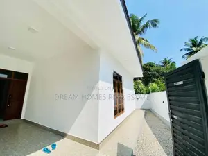 Brand New 3BR House on 10 Perches – Athurugiriya