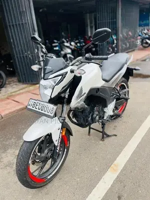Honda Hornet 2016