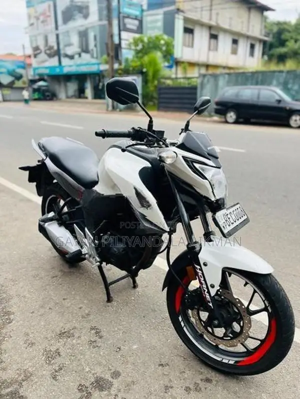 Honda Hornet 2016