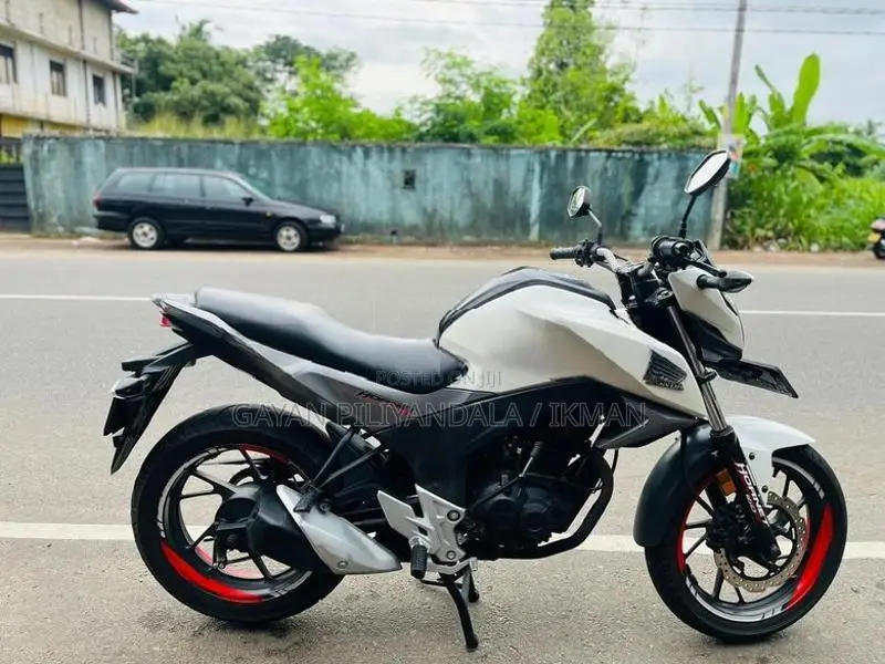 Honda Hornet 2016