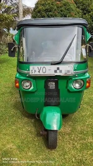 Bajaj RE 2011