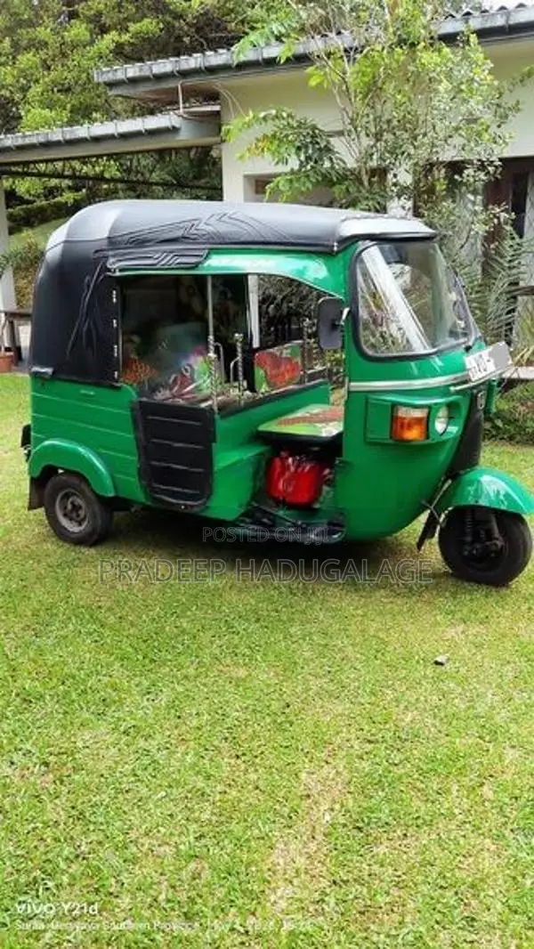 Bajaj RE 2011