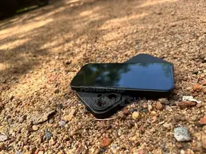 Apple iPhone 16 (Used)