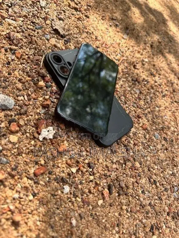 Apple iPhone 16 (Used)