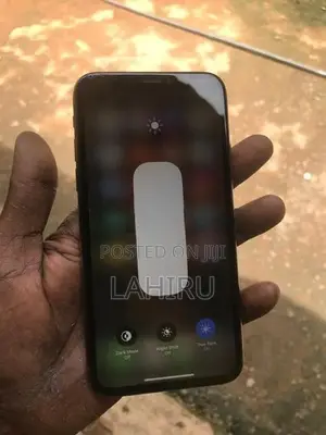 Apple iPhone XS 64GB (Used)
