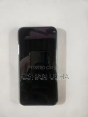 Apple iPhone XR (Used)