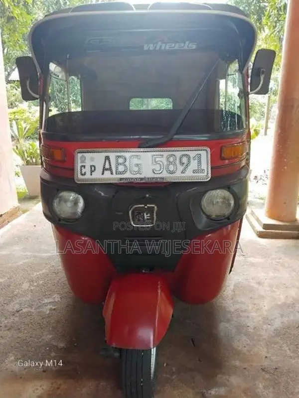 Bajaj RE 4 Stroke 2015