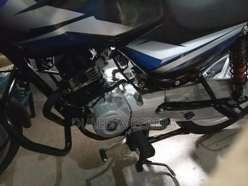 Bajaj CT100 2025