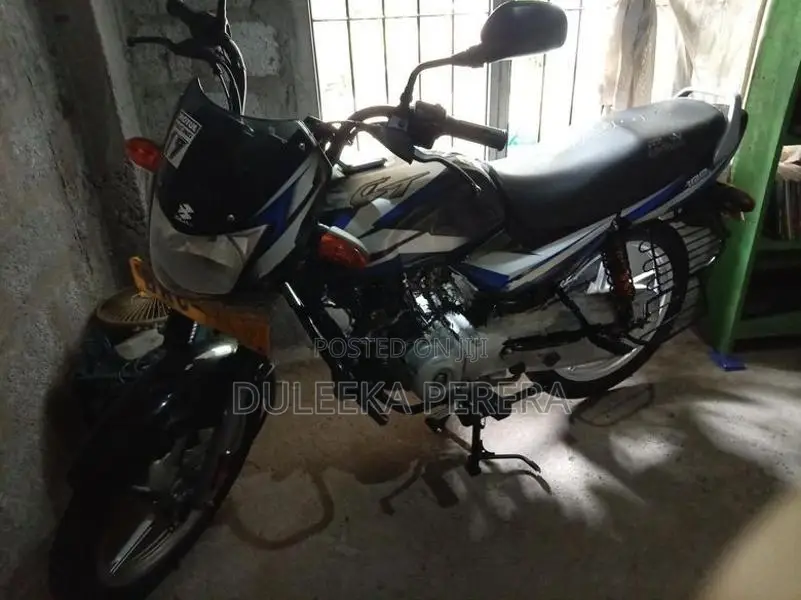 Bajaj CT100 2025