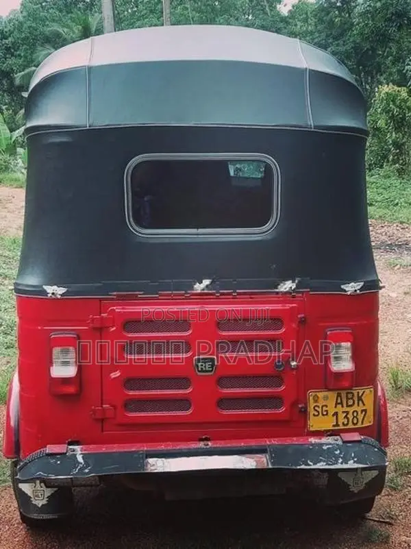 Bajaj RE 2017