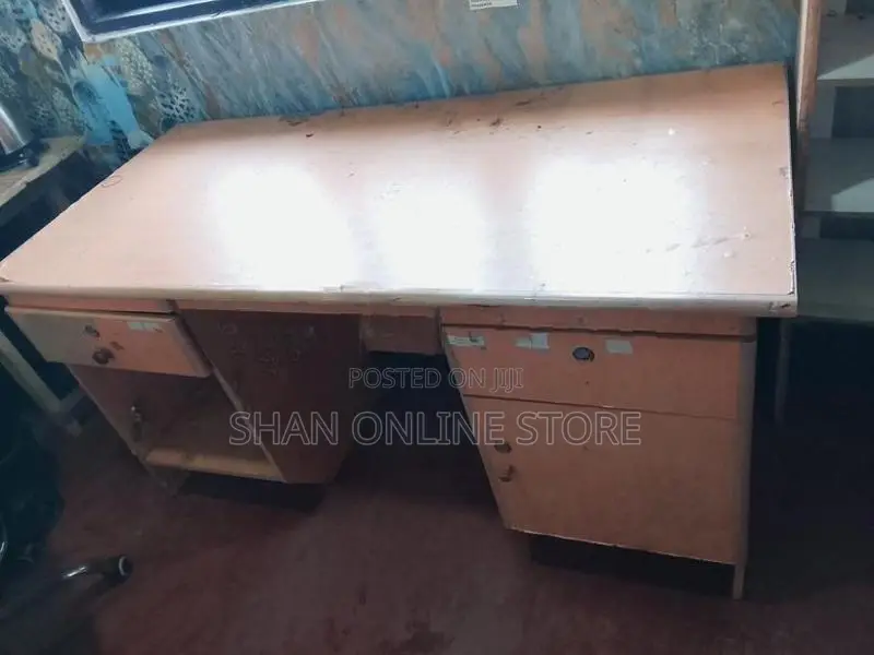 Office Table 5×2.5ft