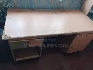 Office Table 5×2.5ft