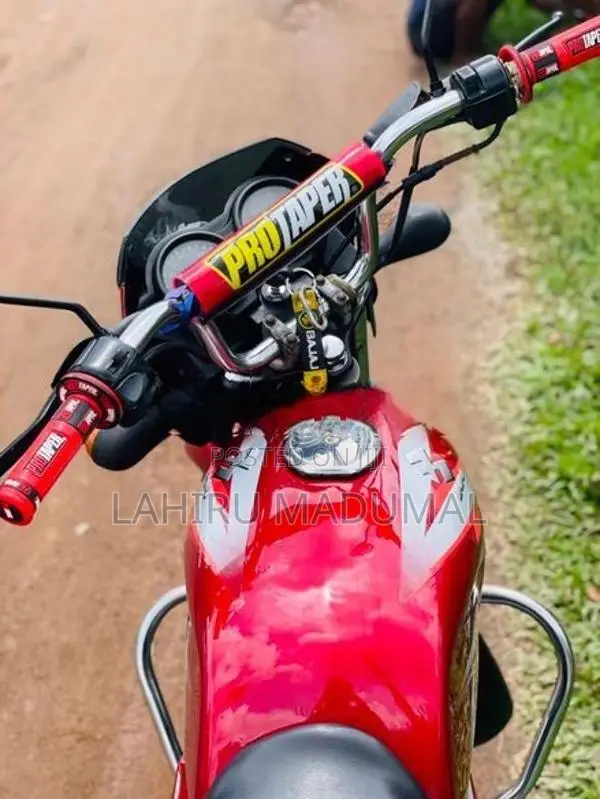Bajaj CT100 2012