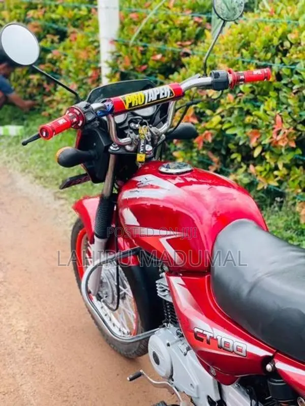 Bajaj CT100 2012