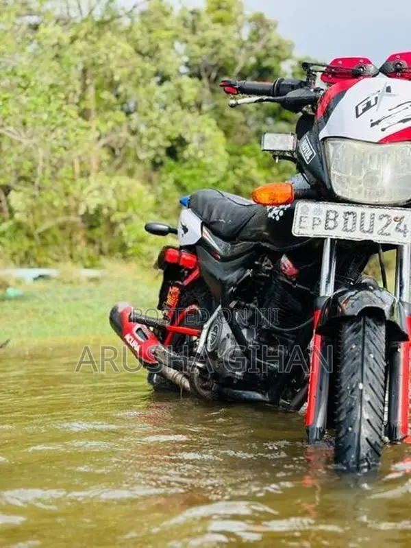 Bajaj Platina 2016