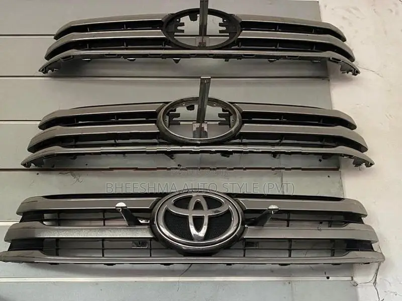 Toyota Hilux Revo Grill