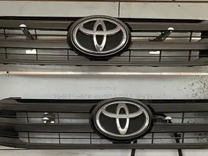 Toyota Hilux Revo Grill