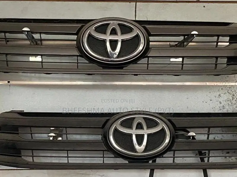 Toyota Hilux Revo Grill