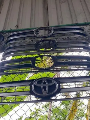 Toyota Hilux Revo Grill