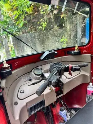 Bajaj RE 4 Stroke 2015