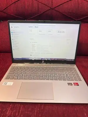 HP 15 8GB RAM 512GB SSD AMD Ryzen 3 7320U