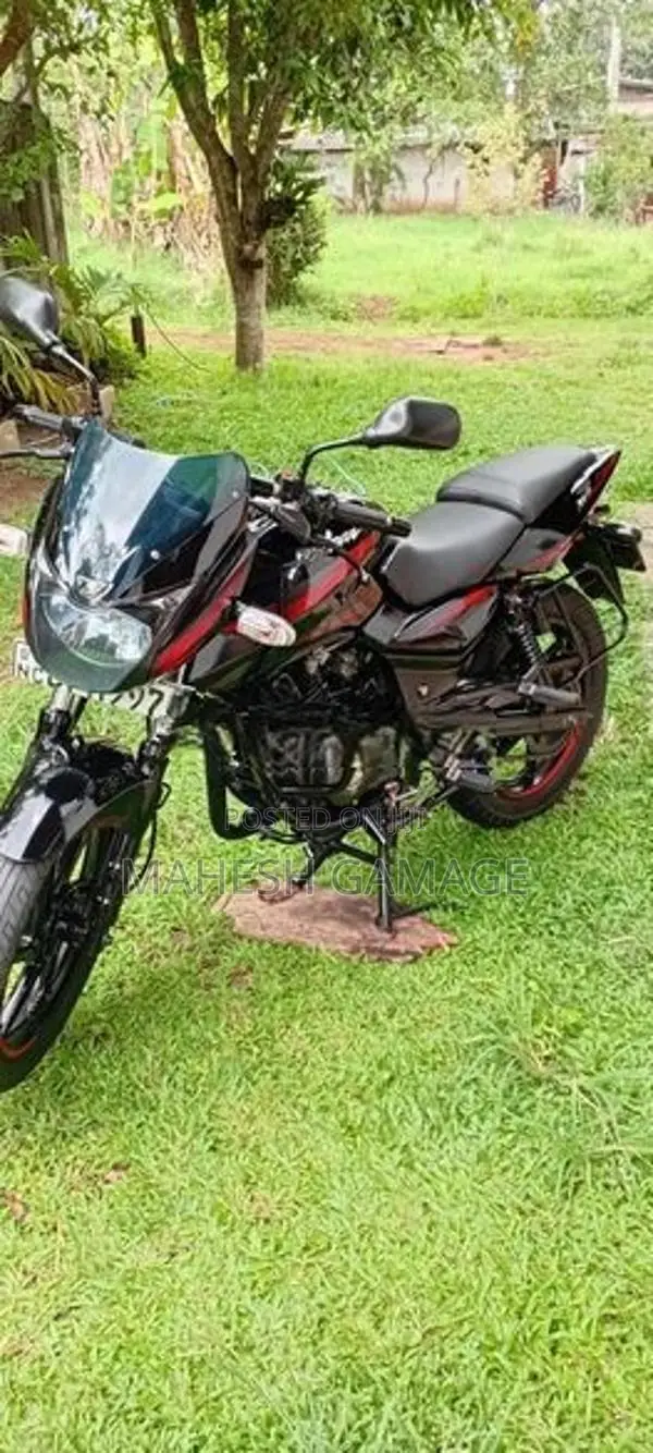 Bajaj Pulsar 180 2017