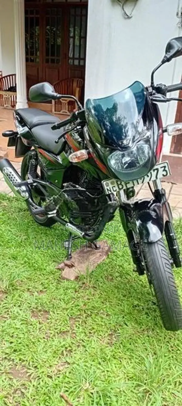 Bajaj Pulsar 180 2017