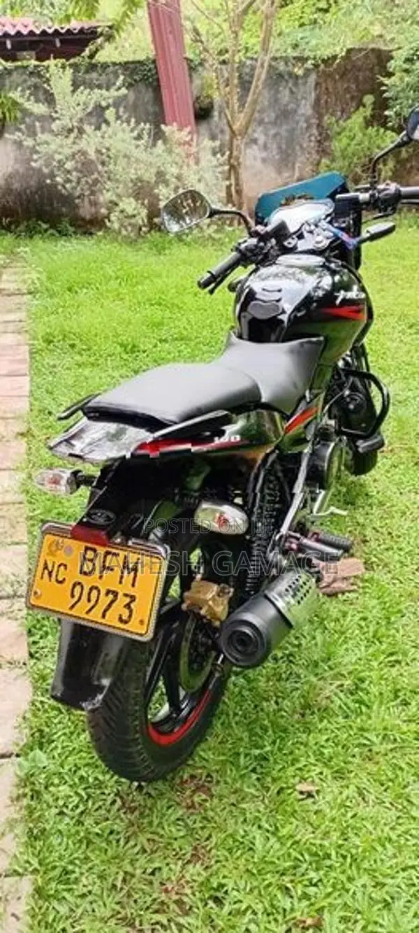 Bajaj Pulsar 180 2017