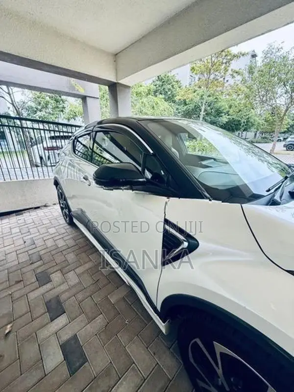 Toyota CHR NGX 50 2017