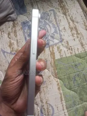 Apple iPhone 13 (Used)