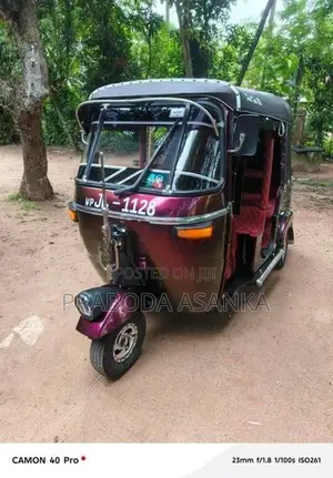 Bajaj RE 2004