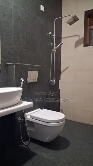 5 Bedroom House for Rent in Homagama