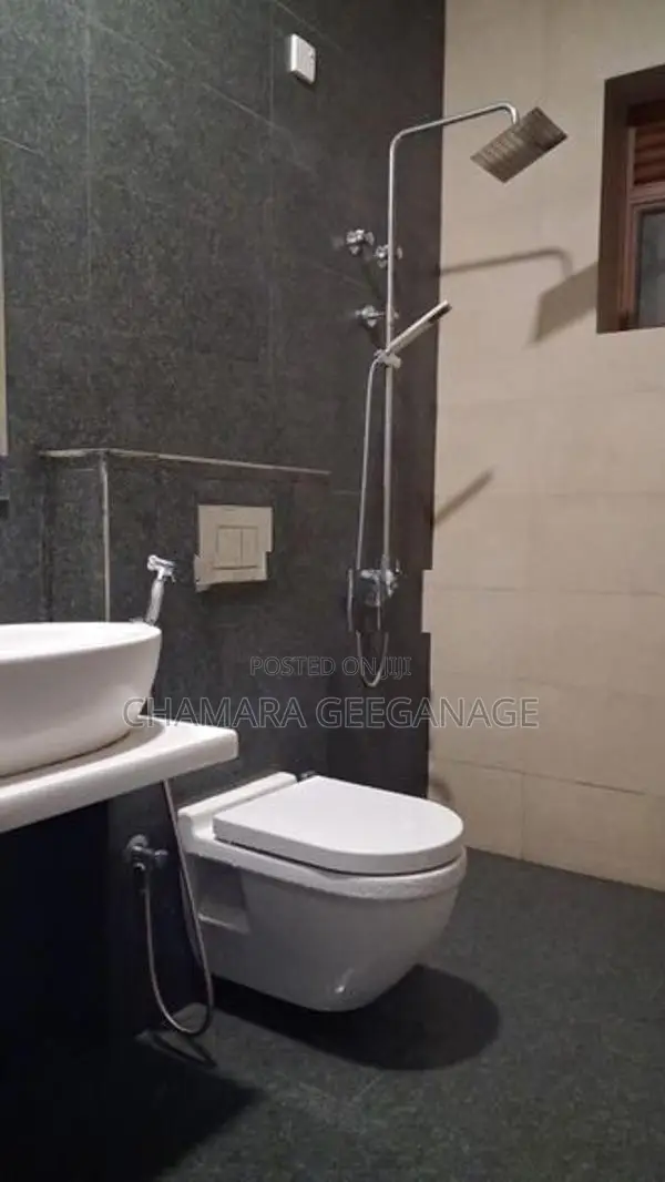 5 Bedroom House for Rent in Homagama