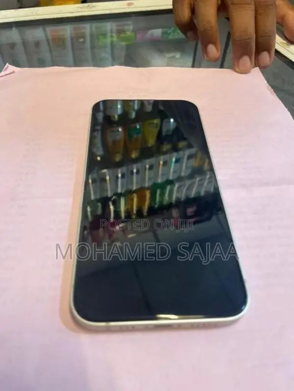 Apple iPhone 13 (Used)