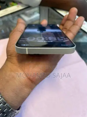 Apple iPhone 13 (Used)
