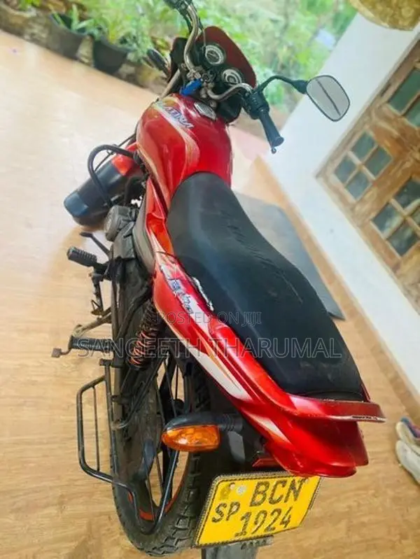 Bajaj Platina 100 2015