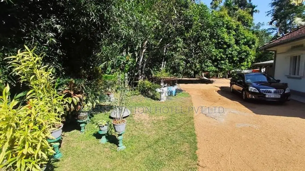 191P Valuable Land with Beautiful House – Thummodara